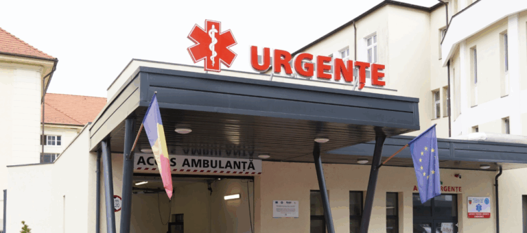 Accident pe DN 14 la Slimnic: O femeie a fost lovită de un autoturism